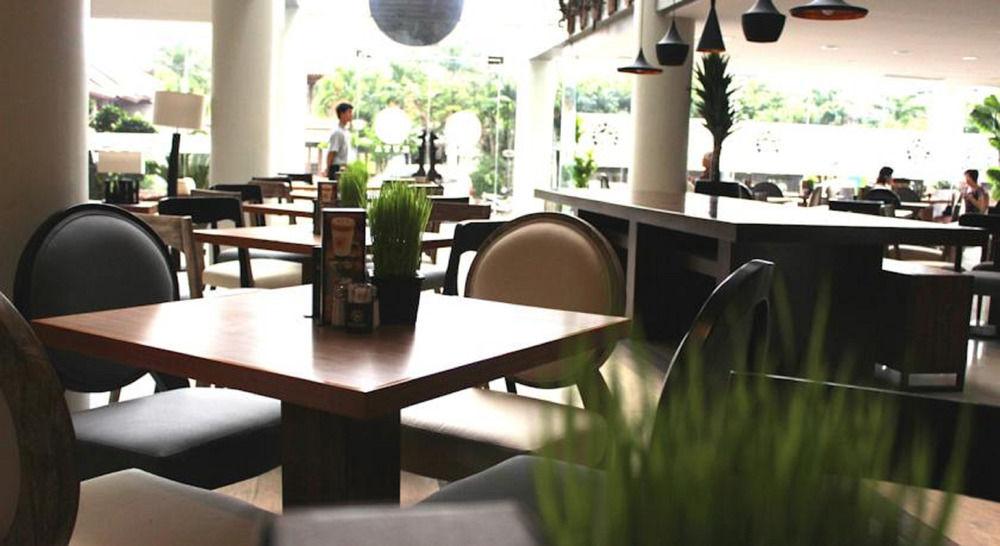 Primebiz Hotel Kuta Kuta Lombok Eksteriør billede