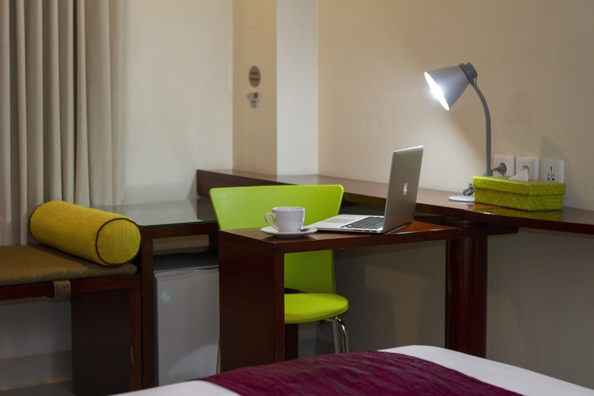 Primebiz Hotel Kuta Kuta Lombok Eksteriør billede
