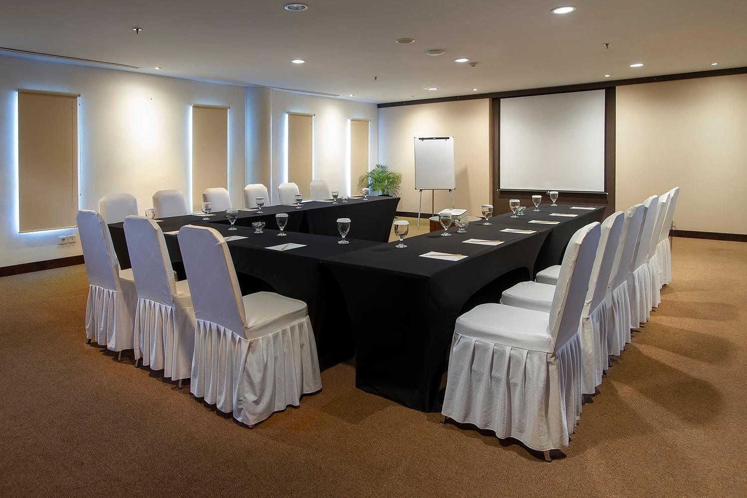 Primebiz Hotel Kuta Kuta Lombok Eksteriør billede